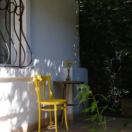 Homestay The Garden Corner House *